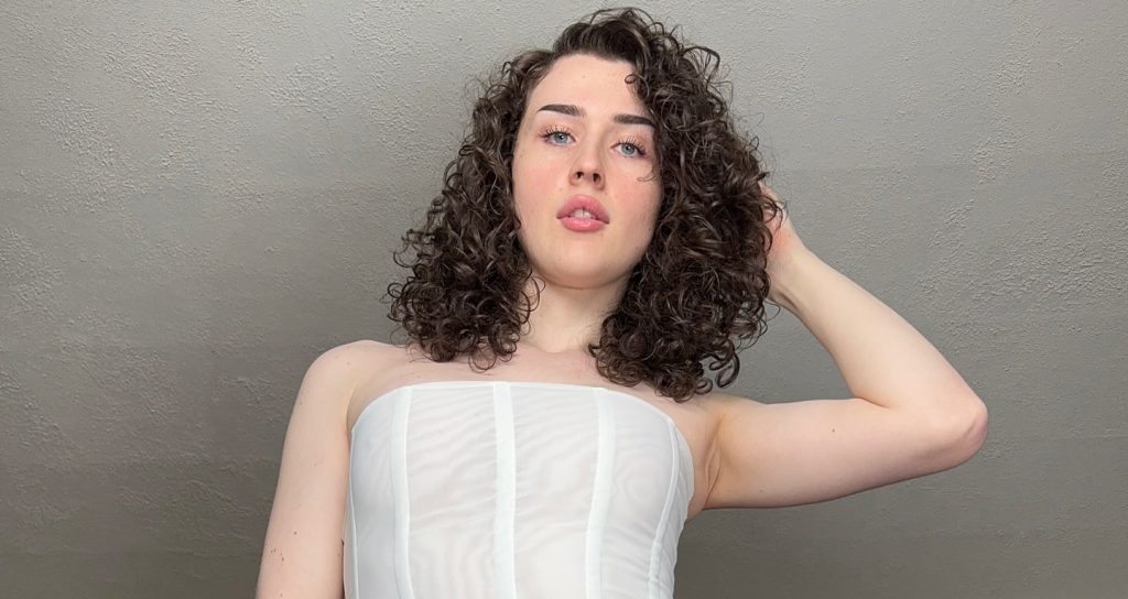 Hazel Lush Bio: Age, Career, and Why She’s a Must-Follow Star